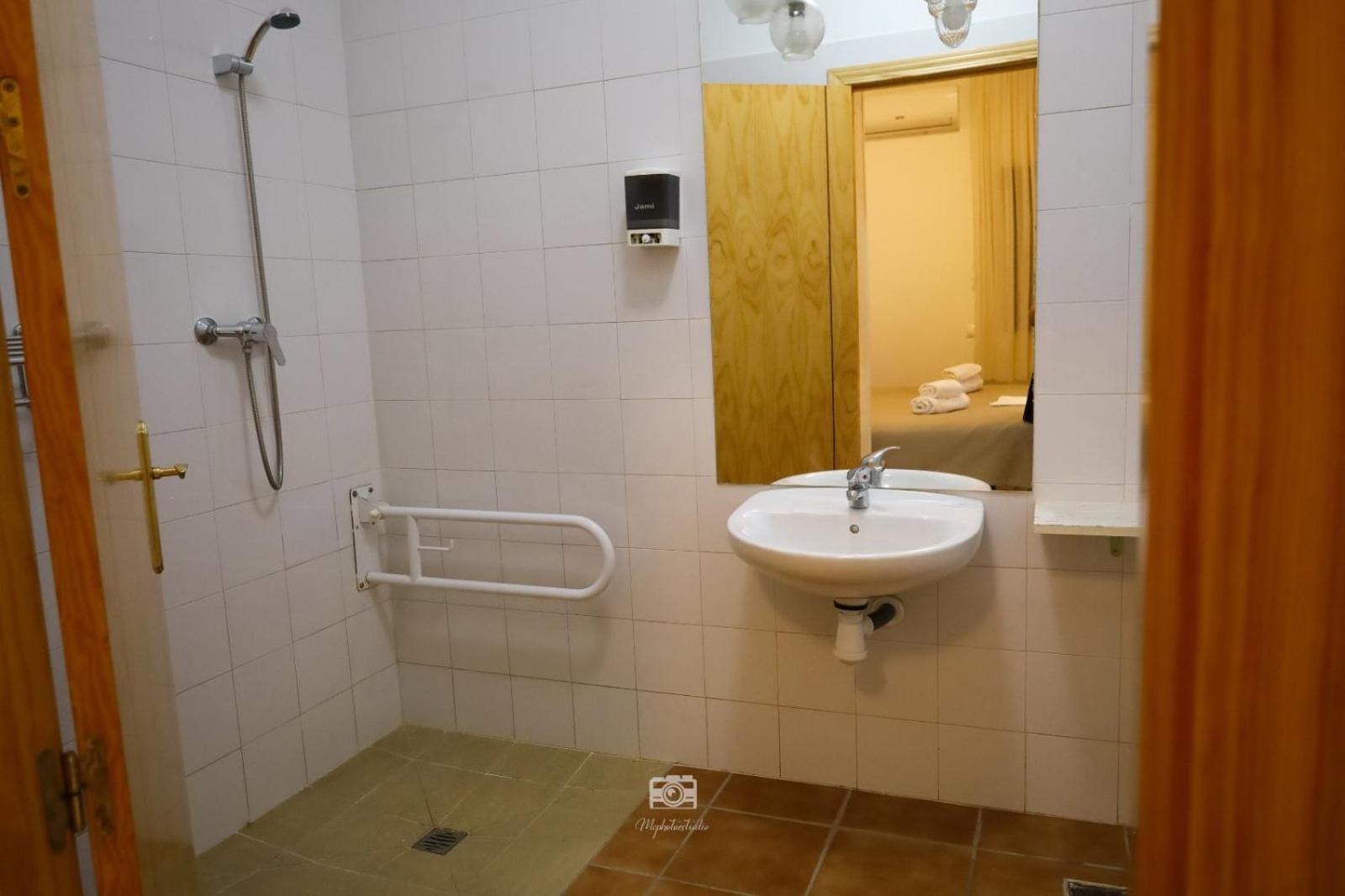 Hospedium Dlj Hostal Ben Nassar Arjona エクステリア 写真