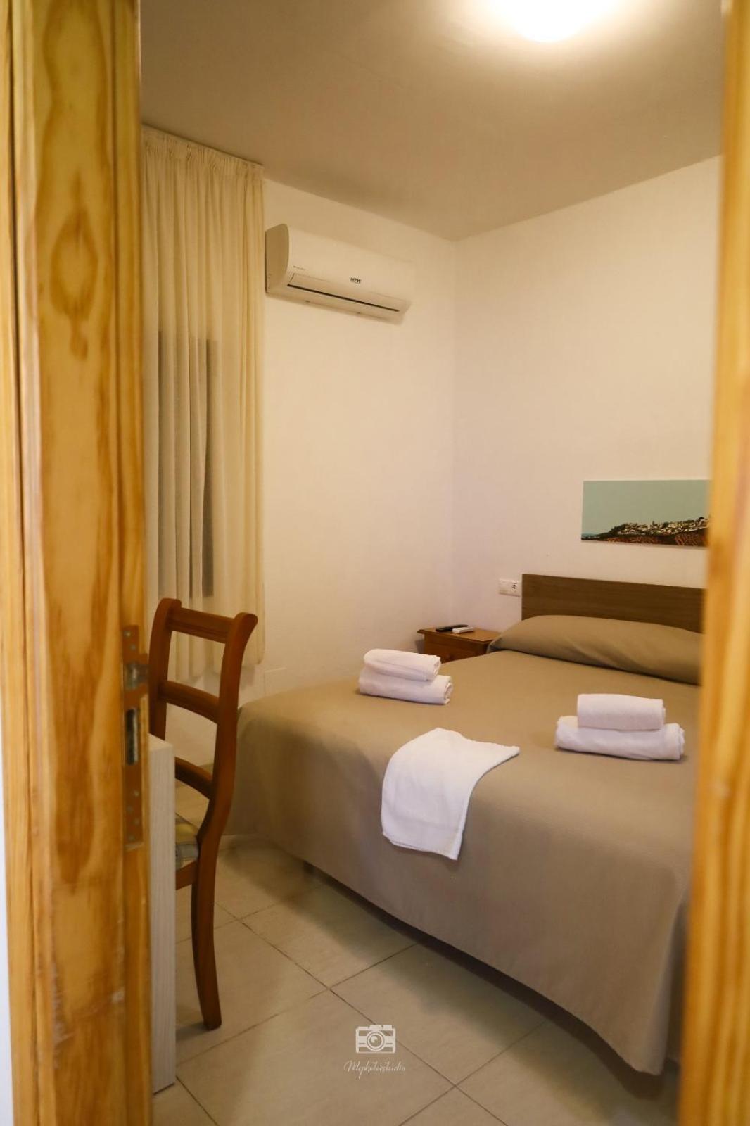 Hospedium Dlj Hostal Ben Nassar Arjona エクステリア 写真